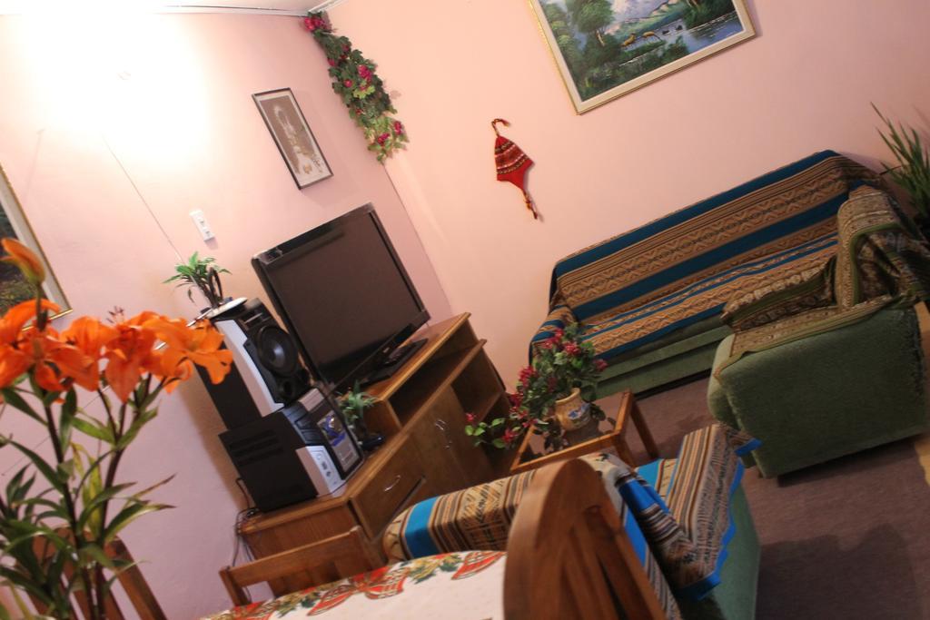 Hostal Cali Путре Екстериор снимка